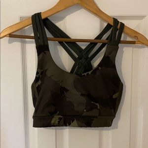 Lululemon camp sports bra